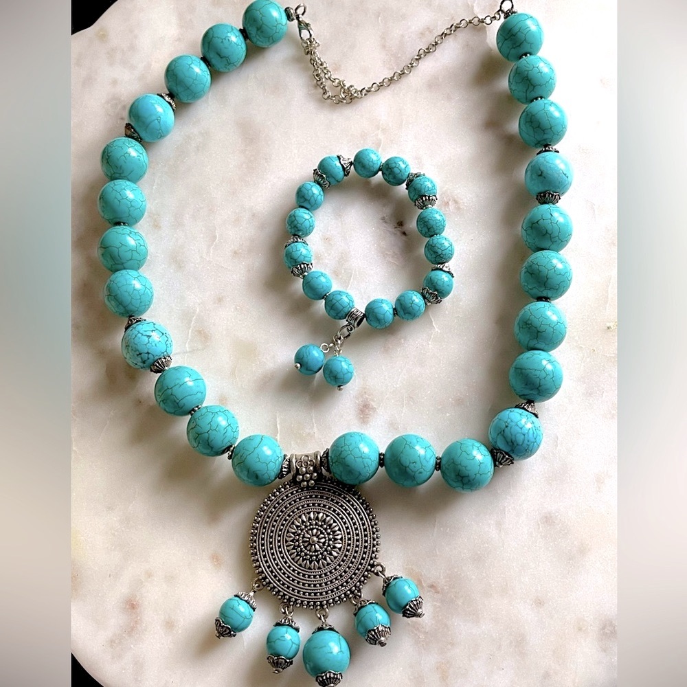 New Necklace and bracelet jewelry set